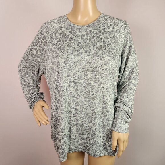 Spirit Jersey Women's Gray Cheetah Print Lightweight Oversize Flowy Top - Medium - Picture 1 of 6